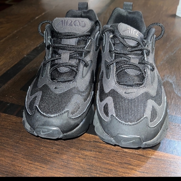 Nike Shoes 4Y - Picture 7 of 10